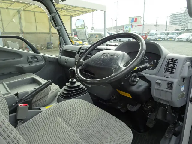 トヨタ ダイナ LDF-KDY281(4WD)の写真6