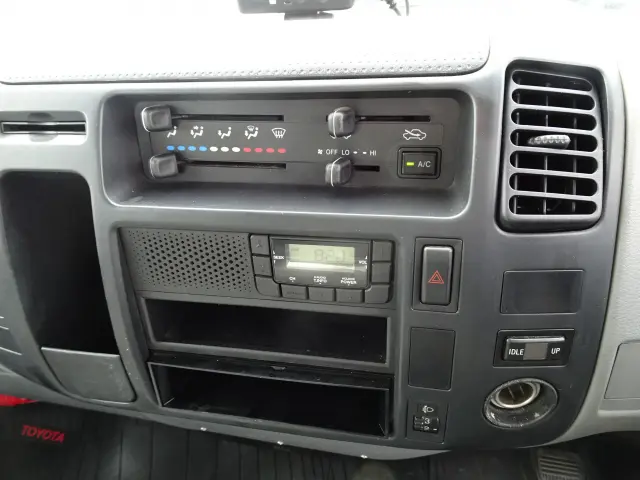 トヨタ ダイナ LDF-KDY281(4WD)の写真8