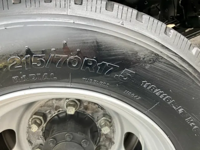 いすゞ エルフ TPG-NPR85AR(2WD)の写真42