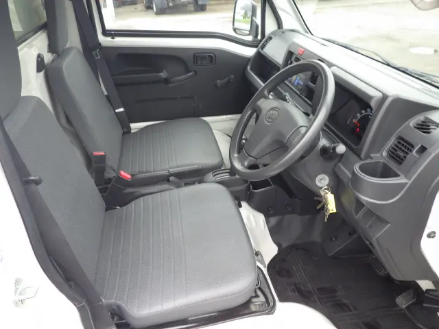 ダイハツ ハイゼットトラック EBD-S500P(2WD)の写真7