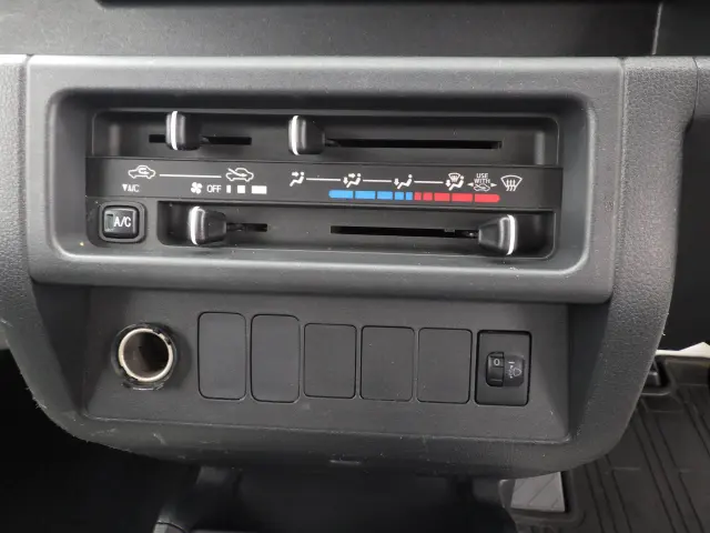 ダイハツ ハイゼットトラック EBD-S500P(2WD)の写真10