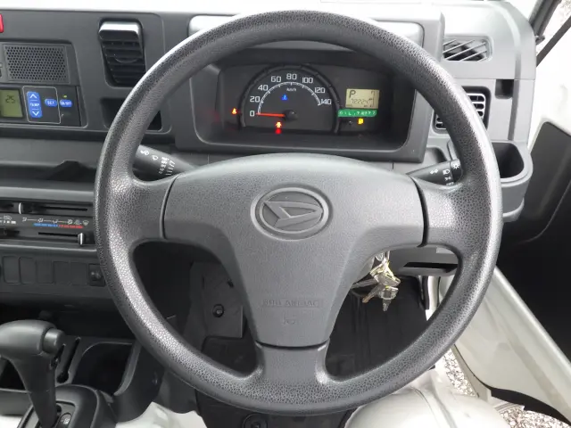 ダイハツ ハイゼットトラック EBD-S500P(2WD)の写真12