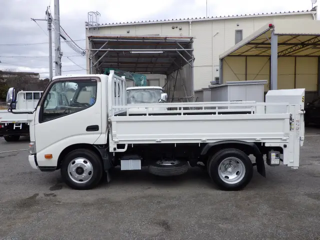 トヨタ ダイナ TKG-XZC605(2WD)の写真3