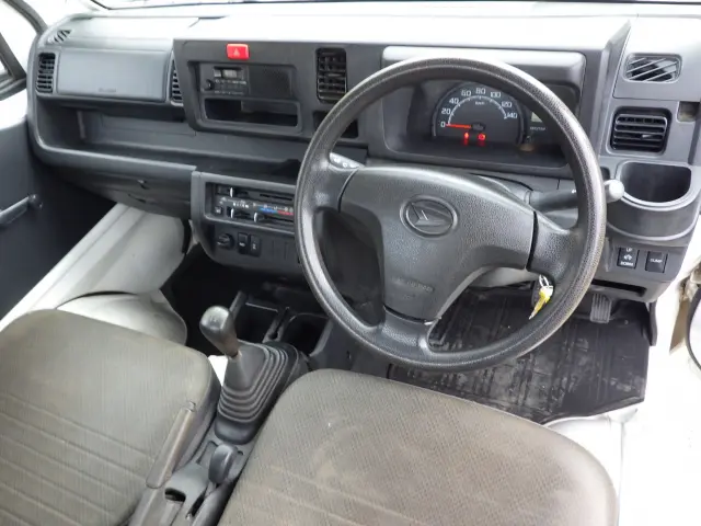ダイハツ ハイゼットトラック EBD-S510P(4WD)の写真6