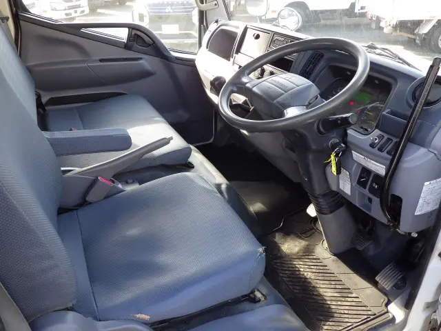 三菱 キャンター TKG-FBA60(2WD)の写真6