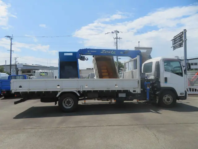 いすゞ フォワード SKG-FRR90S1(2WD)の写真5