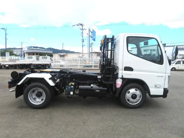 管理番号3906|三菱 キャンター 2RG-FBAV0(2WD)の写真5