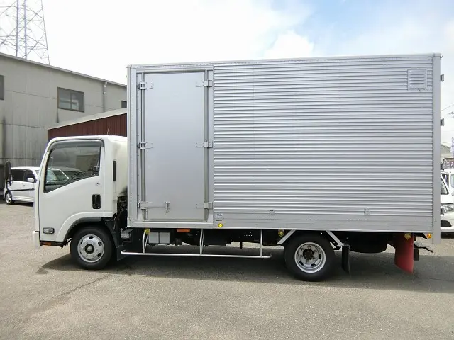 いすゞ エルフ BDG-NPR85AN(2WD)の写真9