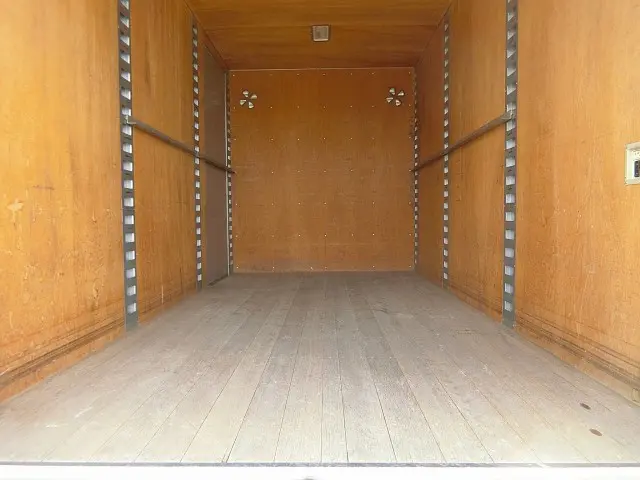 いすゞ エルフ BDG-NPR85AN(2WD)の写真10