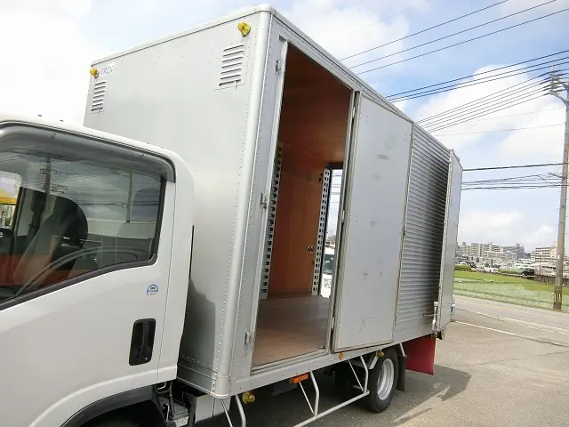 いすゞ エルフ BDG-NPR85AN(2WD)の写真15