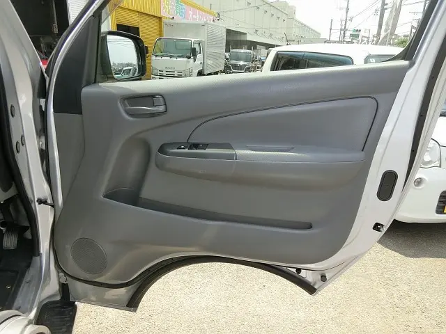 日産 キャラバン LDF-CW4E26(2WD)の写真19