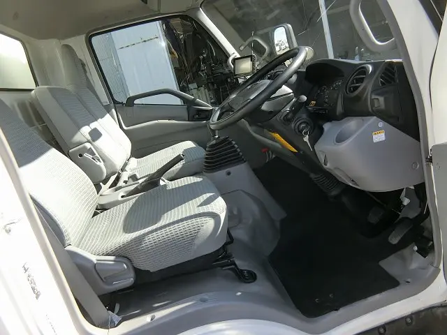 トヨタ ダイナ SKG-XZU710(2WD)の写真3