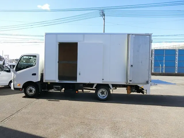 トヨタ ダイナ SKG-XZU710(2WD)の写真16