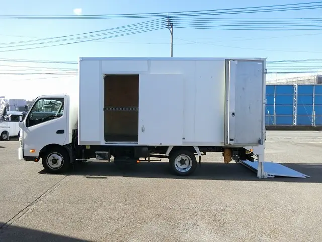 トヨタ ダイナ SKG-XZU710(2WD)の写真17
