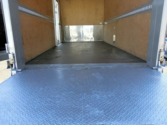 トヨタ ダイナ SKG-XZU710(2WD)の写真18