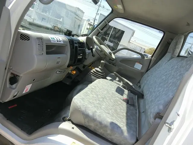日野 デュトロ BDG-XZU334M(2WD)の写真25