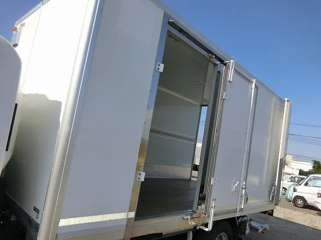 いすゞ エルフ TPG-NPR85YN(2WD)の写真14