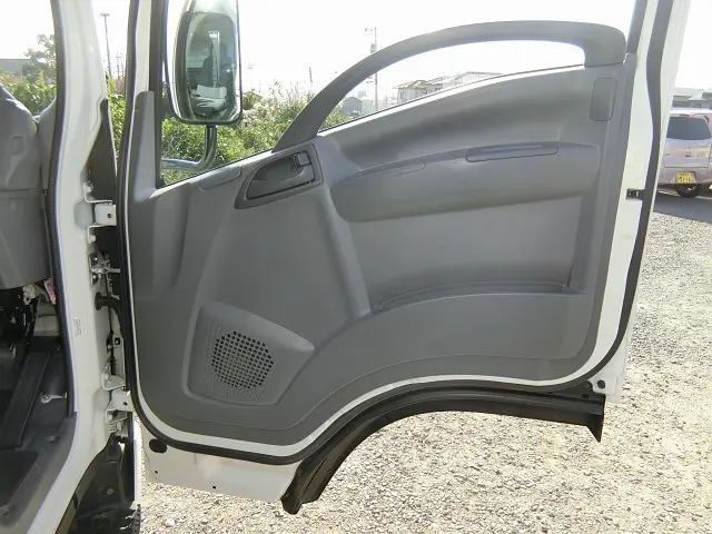 いすゞ エルフ TPG-NPR85YN(2WD)の写真34