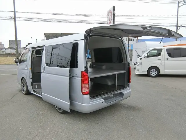 トヨタ ハイエースレジアス CBF-TRH211K改(2WD)の写真13