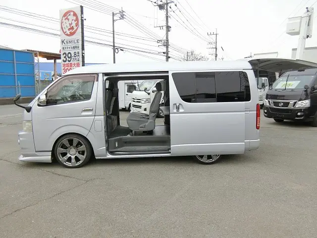 トヨタ ハイエースレジアス CBF-TRH211K改(2WD)の写真14