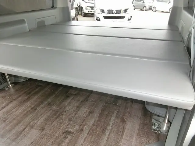 トヨタ ハイエースレジアス CBF-TRH211K改(2WD)の写真15