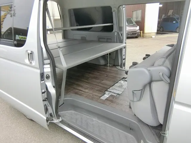 トヨタ ハイエースレジアス CBF-TRH211K改(2WD)の写真17