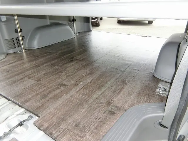 トヨタ ハイエースレジアス CBF-TRH211K改(2WD)の写真18