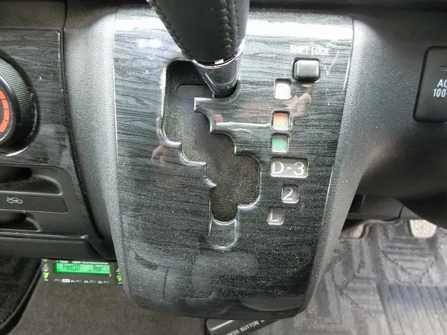 トヨタ ハイエースレジアス CBF-TRH211K改(2WD)の写真22