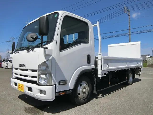 いすゞ エルフ BDG-NPR85AN(2WD)の写真1