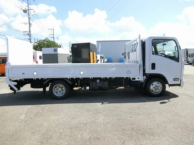 いすゞ エルフ BDG-NPR85AN(2WD)の写真8