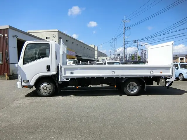 いすゞ エルフ BDG-NPR85AN(2WD)の写真9