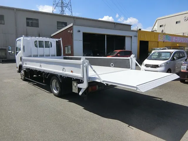 いすゞ エルフ BDG-NPR85AN(2WD)の写真13
