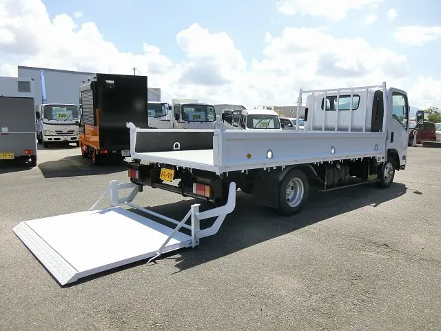 いすゞ エルフ BDG-NPR85AN(2WD)の写真14