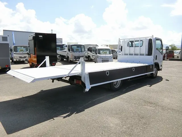 いすゞ エルフ BDG-NPR85AN(2WD)の写真17