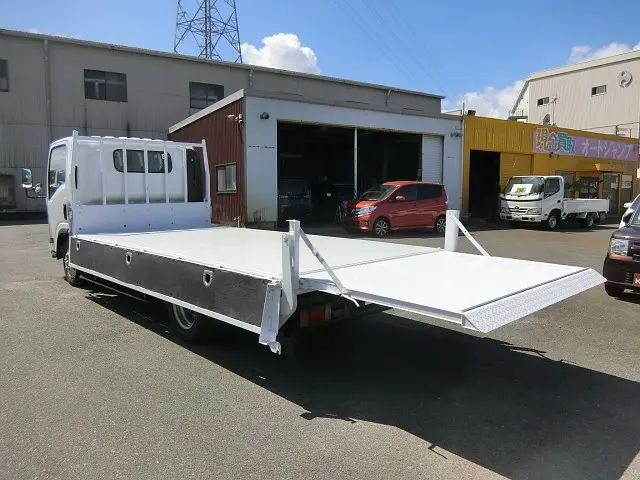 いすゞ エルフ BDG-NPR85AN(2WD)の写真19