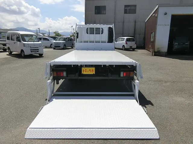 いすゞ エルフ BDG-NPR85AN(2WD)の写真21
