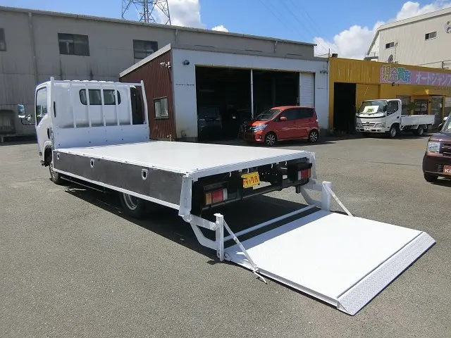 いすゞ エルフ BDG-NPR85AN(2WD)の写真22