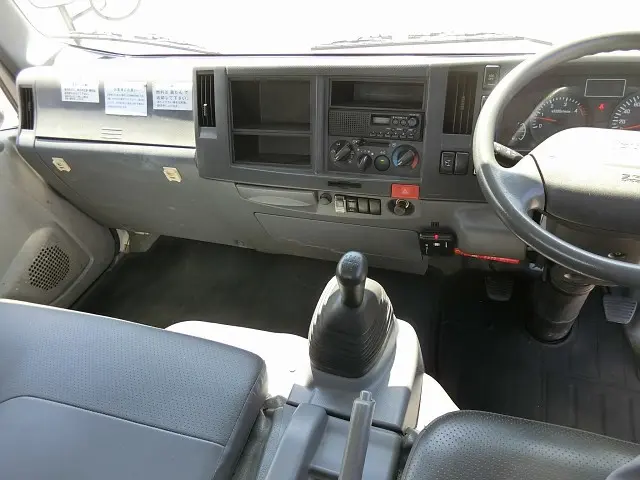 いすゞ エルフ BDG-NPR85AN(2WD)の写真31