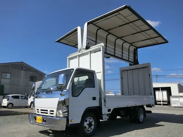 いすゞ エルフ PB-NPR81AN(2WD)の写真1