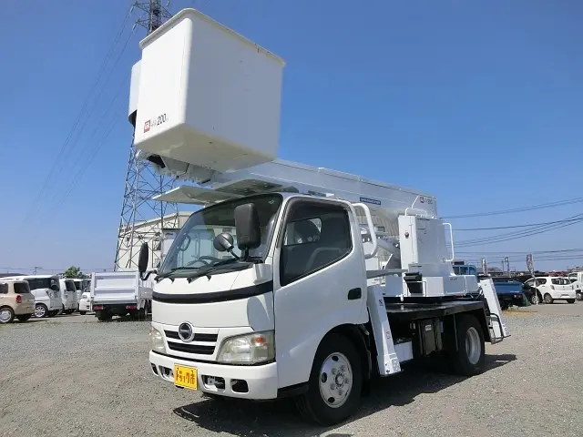 日野 デュトロ BDG-XZU304E(2WD)の写真1