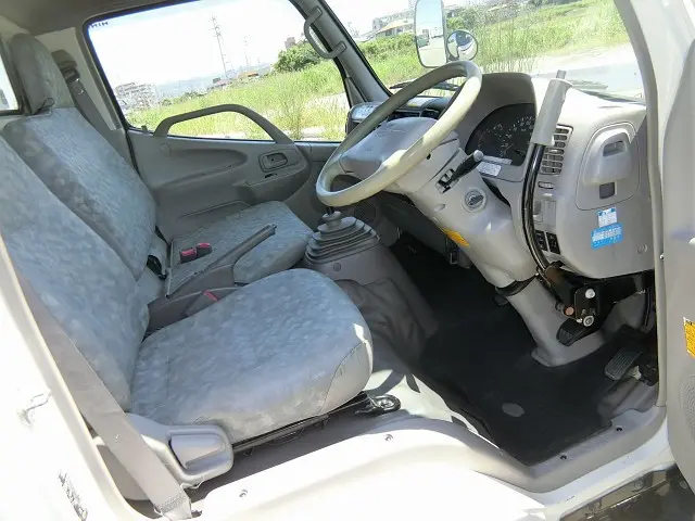 日野 デュトロ BDG-XZU304E(2WD)の写真3