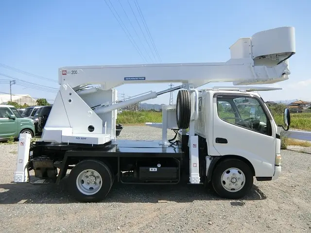 日野 デュトロ BDG-XZU304E(2WD)の写真8