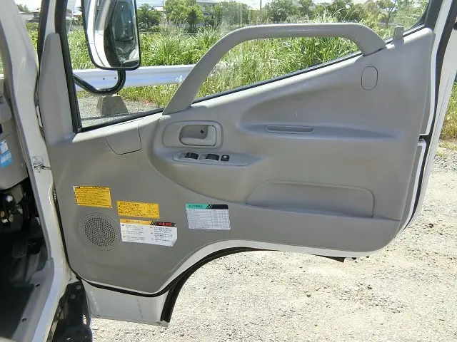 日野 デュトロ BDG-XZU304E(2WD)の写真21