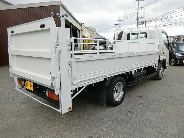トヨタ ダイナ BKG-XZU414(2WD)の写真2