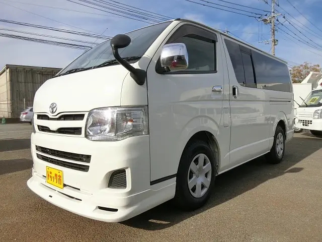 トヨタ ハイエースレジアス QDF-KDH201V(2WD)の写真1