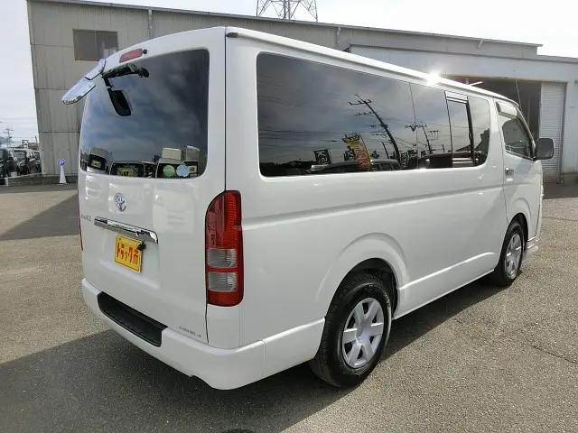 トヨタ ハイエースレジアス QDF-KDH201V(2WD)の写真2