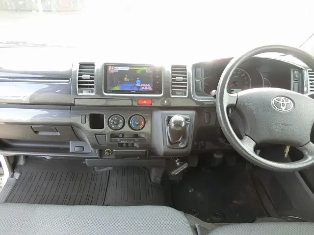 トヨタ ハイエースレジアス QDF-KDH201V(2WD)の写真21