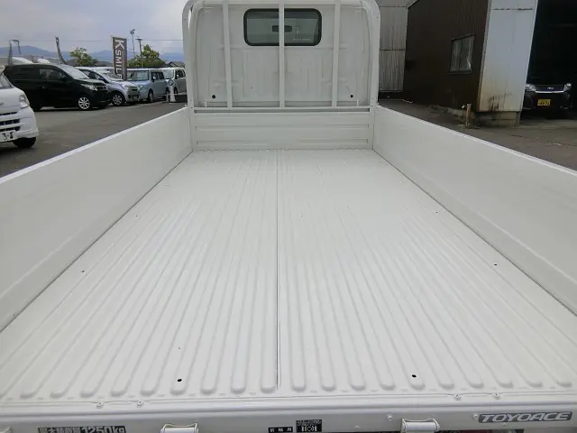 トヨタ トヨエース ADF-KDY231(2WD)の写真10