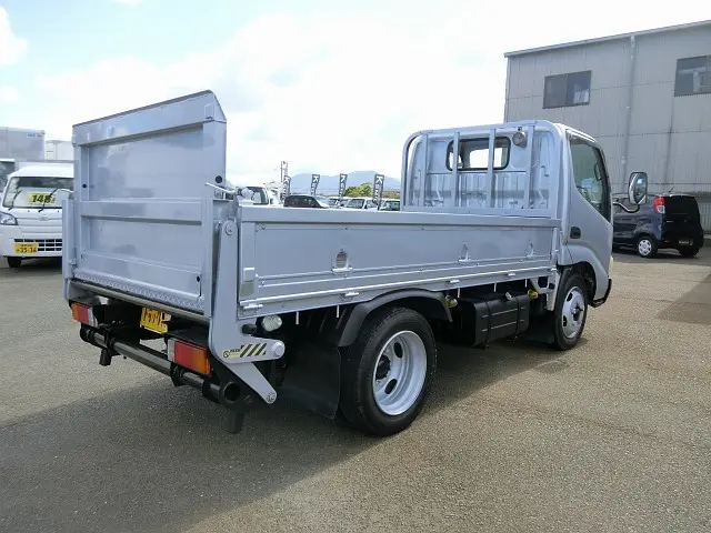 トヨタ ダイナ BDG-XZU304(2WD)の写真2