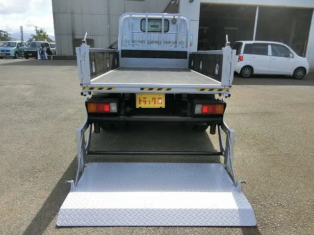 トヨタ ダイナ BDG-XZU304(2WD)の写真15